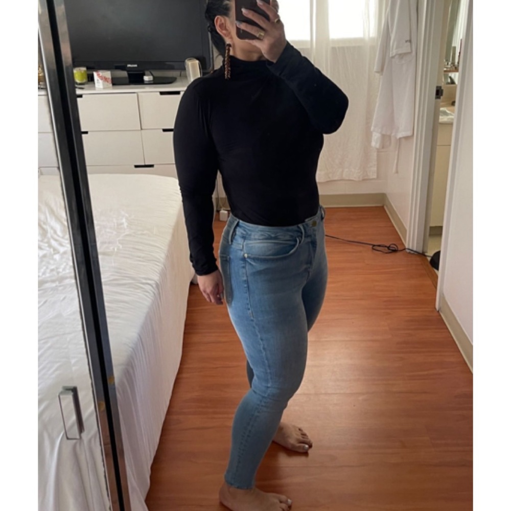 FRAME Le One Skinny Jeans (size 2, 30-34)